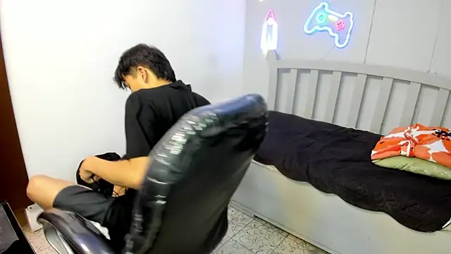 Snapshot of StiwenTwink chatting on November 29, 2025, 7:50 pm StiwenTwink online show from November 29, 2025, 7:50 pm