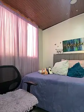 Antonella  b online show from November 12, 2025, 1:22 pm