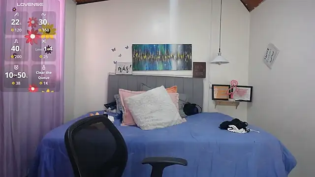 Antonella  b online show from November 14, 2025, 1:32 pm