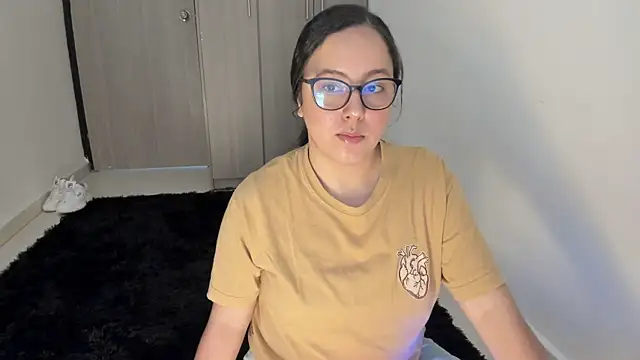 Venus cat  online show from October 5, 2025, 2:59 pm