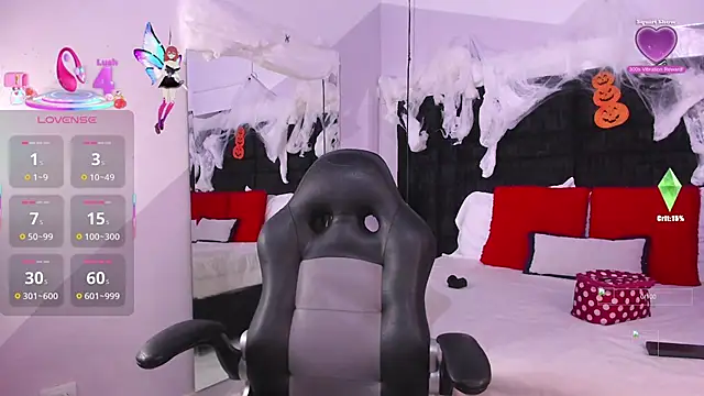 MayaCurvy online show from October 29, 2025, 4:15 am