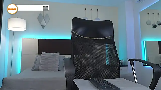 DanteeStone online show from November 28, 2025, 8:55 pm