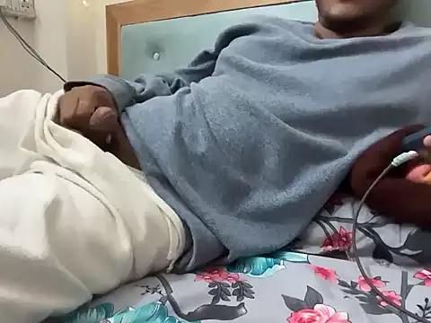 Snapshot of YourBlackBull chatting on October 4, 2025, 9:40 am YourBlackBull online show from October 4, 2025, 9:40 am