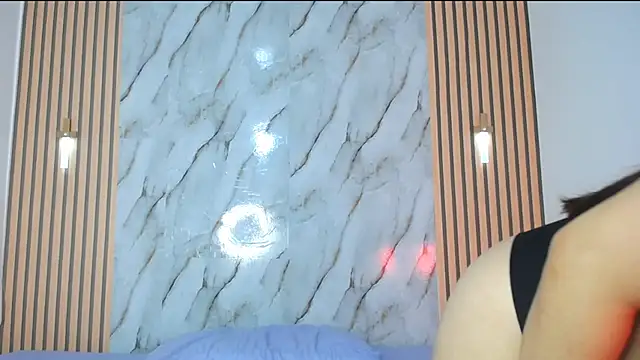 PiaGelvez online show from November 7, 2025, 9:48 pm