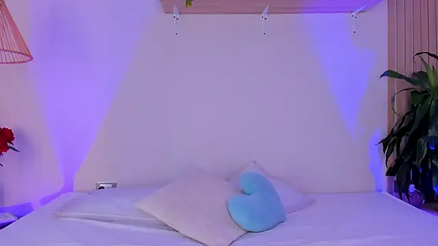 Megan Ritz online show from October 14, 2025, 3:40 am