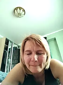 Snapshot of Masha412111 chatting on October 6, 2025, 8:34 am Masha412111 online show from October 6, 2025, 8:34 am