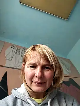 Snapshot of Masha412111 chatting on October 9, 2025, 8:56 am Masha412111 online show from October 9, 2025, 8:56 am