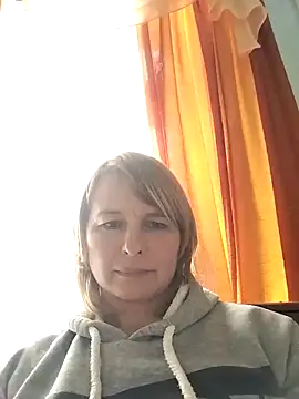 Snapshot of Masha412111 chatting on November 5, 2025, 9:31 am Masha412111 online show from November 5, 2025, 9:31 am