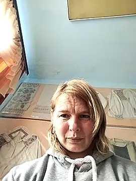 Snapshot of Masha412111 chatting on November 6, 2025, 8:15 am Masha412111 online show from November 6, 2025, 8:15 am