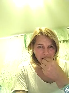 Snapshot of Masha412111 chatting on November 14, 2025, 9:02 pm Masha412111 online show from November 14, 2025, 9:02 pm