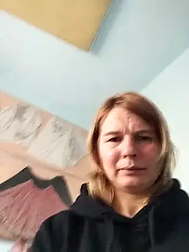 Snapshot of Masha412111 chatting on December 2, 2025, 8:52 am Masha412111 online show from December 2, 2025, 8:52 am