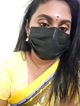 Snapshot of Dheronika_sweetie chatting on October 7, 2025, 5:32 pm Dheronika sweetie online show from October 7, 2025, 5:32 pm