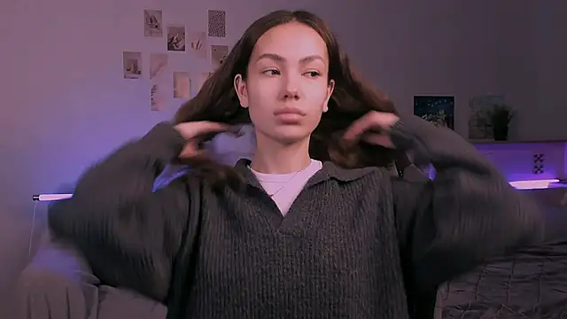 branchwithflowerss online show from December 4, 2025, 7:28 am