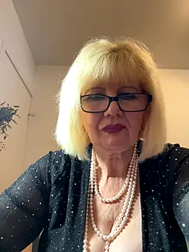 BoloshkaBlonda online show from November 7, 2025, 8:31 pm