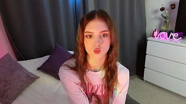 midnightMaya online show from November 5, 2025, 8:09 pm