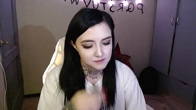 Rin andersonn online show from December 4, 2025, 8:39 pm