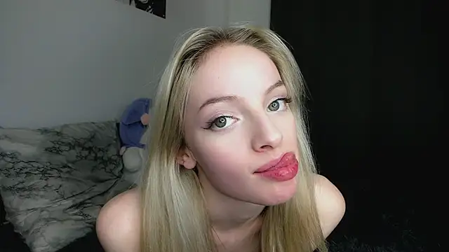 Snapshot of PocketDollX chatting on November 14, 2025, 2:49 pm PocketDollX online show from November 14, 2025, 2:49 pm