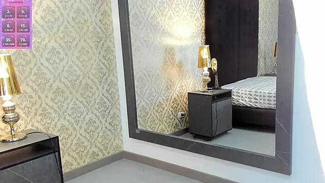 MolyBoston online show from October 23, 2025, 12:59 pm