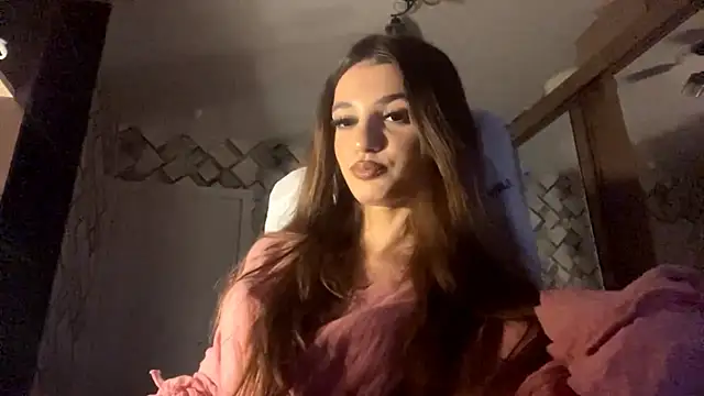 Snapshot of CandiDeso chatting on October 5, 2025, 3:43 pm CandiDeso online show from October 5, 2025, 3:43 pm