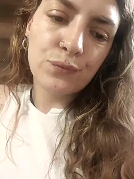 Almitaa02 online show from December 4, 2025, 8:50 pm