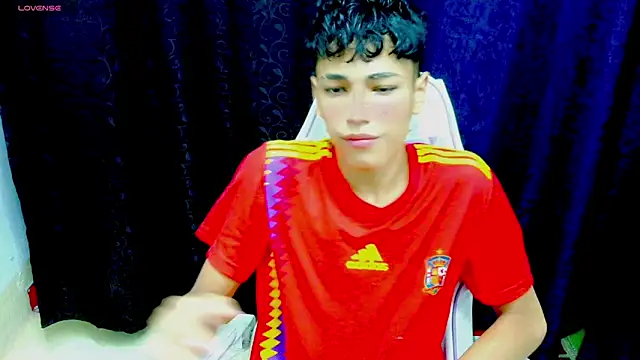 Im david02 online show from November 8, 2025, 12:27 pm