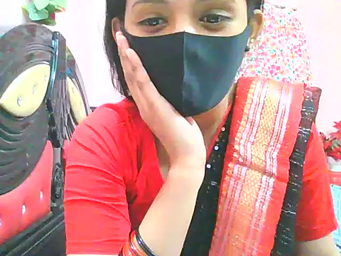 Snapshot of night_queeen7 chatting on November 8, 2025, 8:18 pm night queeen7 online show from November 8, 2025, 8:18 pm