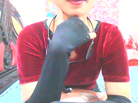 Snapshot of night_queeen7 chatting on November 18, 2025, 6:34 pm night queeen7 online show from November 18, 2025, 6:34 pm