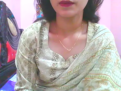 Snapshot of night_queeen7 chatting on November 30, 2025, 8:35 pm night queeen7 online show from November 30, 2025, 8:35 pm