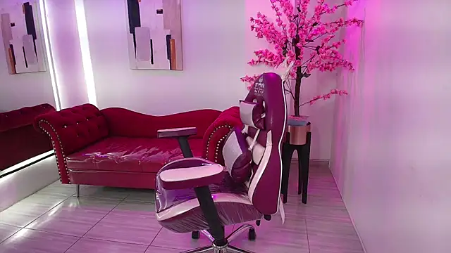 Snapshot of Summer_miller chatting on November 14, 2025, 11:31 am Summer miller online show from November 14, 2025, 11:31 am