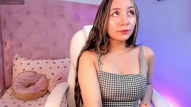 Snapshot of Vanelope_evanss chatting on December 4, 2025, 12:36 pm Vanelope evanss online show from December 4, 2025, 12:36 pm