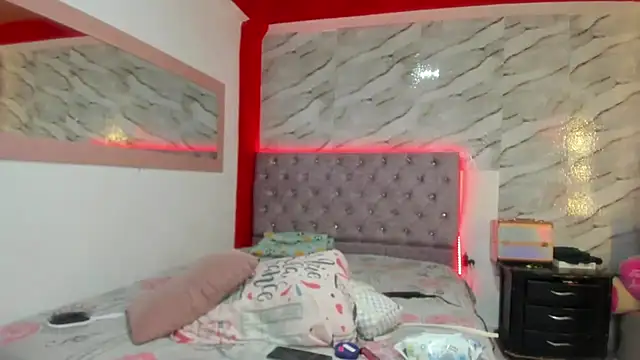 Stefany Andruw online show from December 18, 2025, 1:50 pm