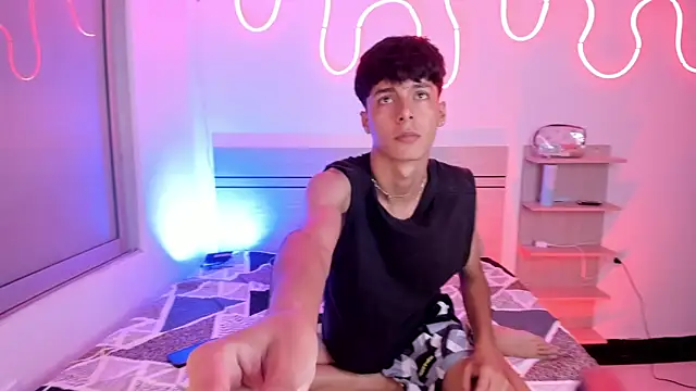 Snapshot of luccas_ferreira chatting on October 22, 2025, 7:02 pm luccas ferreira online show from October 22, 2025, 7:02 pm