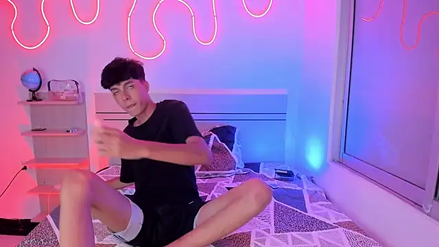 Snapshot of luccas_ferreira chatting on October 24, 2025, 10:06 pm luccas ferreira online show from October 24, 2025, 10:06 pm