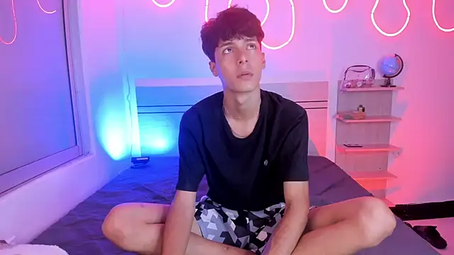 Snapshot of luccas_ferreira chatting on November 4, 2025, 7:35 pm luccas ferreira online show from November 4, 2025, 7:35 pm