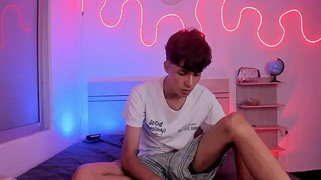 Snapshot of luccas_ferreira chatting on November 7, 2025, 7:03 pm luccas ferreira online show from November 7, 2025, 7:03 pm