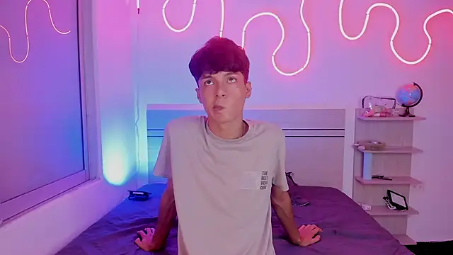 Snapshot of luccas_ferreira chatting on November 17, 2025, 7:08 pm luccas ferreira online show from November 17, 2025, 7:08 pm