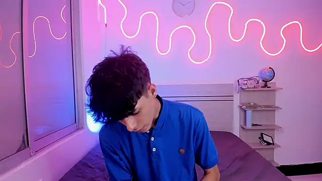 Snapshot of luccas_ferreira chatting on November 19, 2025, 6:52 pm luccas ferreira online show from November 19, 2025, 6:52 pm