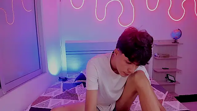 Snapshot of luccas_ferreira chatting on November 25, 2025, 7:03 pm luccas ferreira online show from November 25, 2025, 7:03 pm