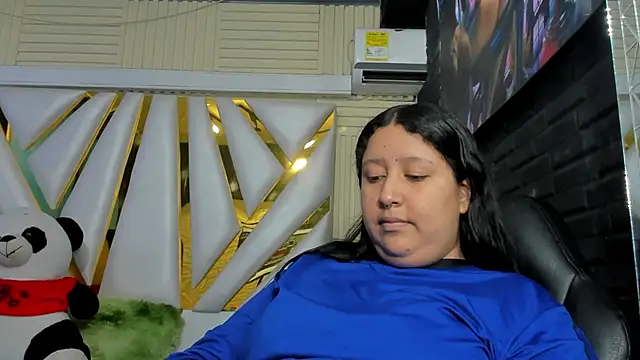 Snapshot of DulcineaSaenz chatting on October 10, 2025, 7:24 pm DulcineaSaenz online show from October 10, 2025, 7:24 pm