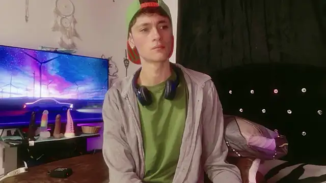 Tyler cat online show from November 23, 2025, 4:18 pm