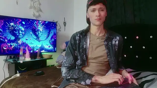 Tyler cat online show from November 25, 2025, 12:38 pm