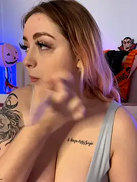 KellyMoors online show from November 12, 2025, 1:39 am