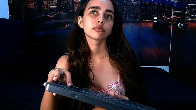 solarboom18 online show from December 3, 2025, 7:45 pm