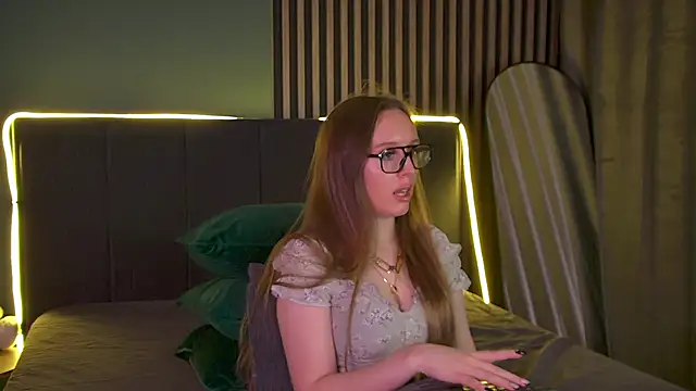 Snapshot of KathyStewart chatting on November 8, 2025, 3:23 pm KathyStewart online show from November 8, 2025, 3:23 pm