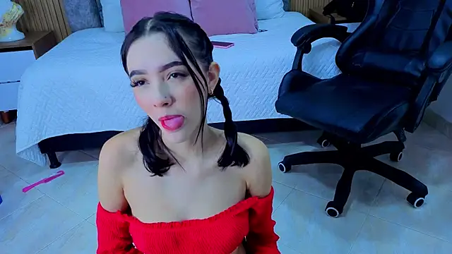 Snapshot of angel__kiss chatting on November 4, 2025, 11:42 am angel kiss online show from November 4, 2025, 11:42 am