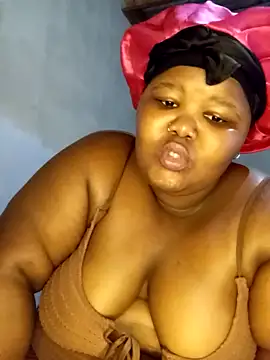 LadyBear2002 online show from October 3, 2025, 4:48 pm