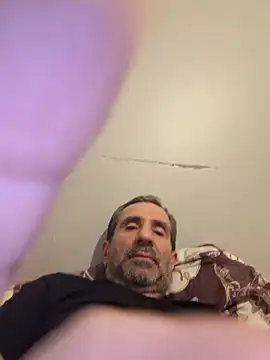 hakannazli online show from November 6, 2025, 4:08 pm