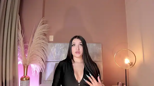 Snapshot of LilithEsme chatting on November 5, 2025, 12:43 am LilithEsme online show from November 5, 2025, 12:43 am