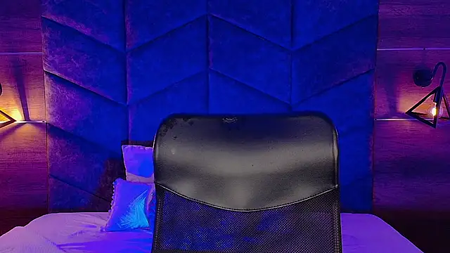 Snapshot of LiamThunder05_ chatting on October 28, 2025, 3:10 am LiamThunder05 online show from October 28, 2025, 3:10 am