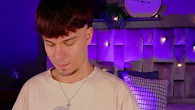 Snapshot of LiamThunder05_ chatting on October 30, 2025, 3:30 am LiamThunder05 online show from October 30, 2025, 3:30 am